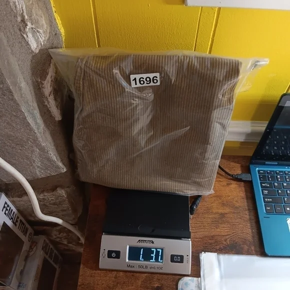 Levis Pants Womens 28x30 Tan Corduroy Straight Leg Hipster Fall Grandpa - Picture 13 of 13